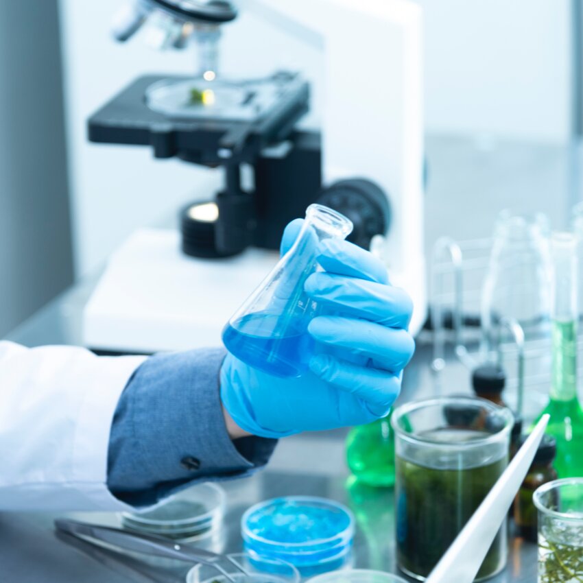 Use of an Erlenmeyer flask in the laboratory